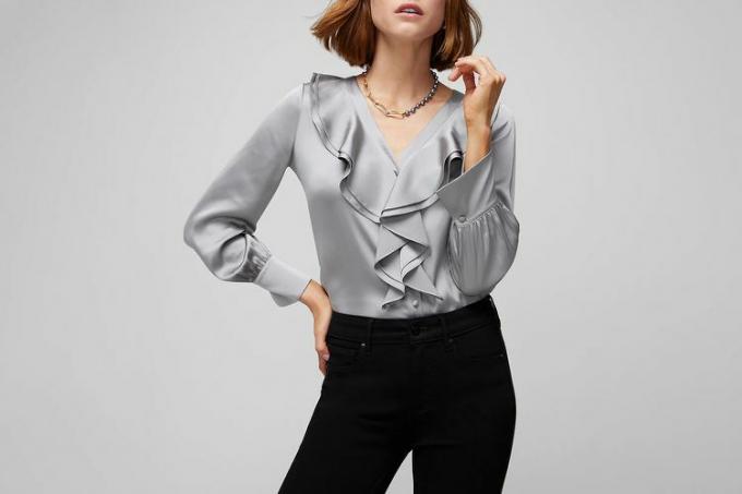 Black Friday White House Black Market Langermet Ruffle Front Bluse