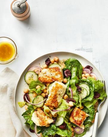 Grillet halloumi salat