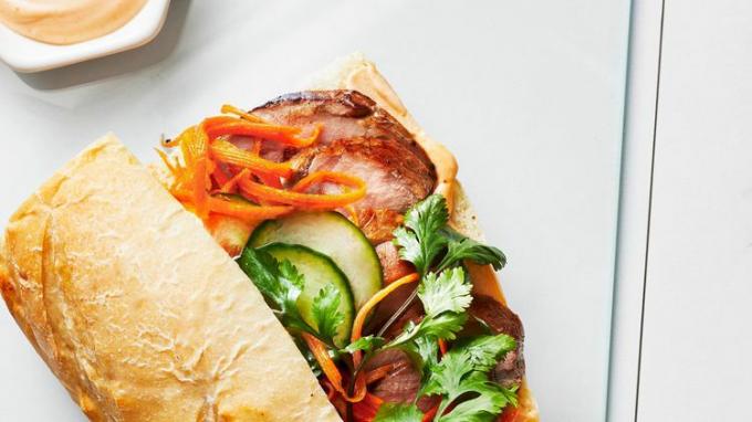 Rask svinekjøtt Banh Mi Sandwich oppskrift