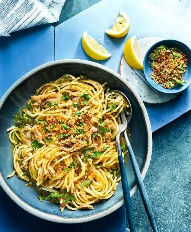 Lemony Spaghetti med sardiner og brødsmuler