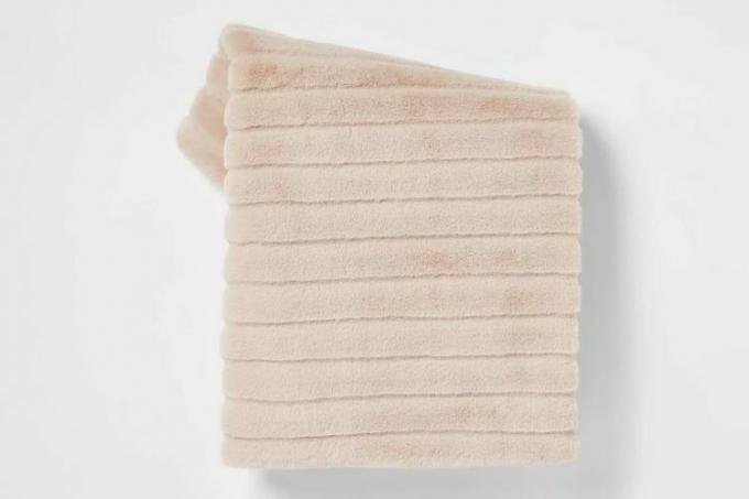 Target Threshold Textured Faux Fur Reversible Teppe