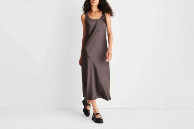 Target Future Collective med Reese Women's Scoop Neck Strappy Midi Slip Dress