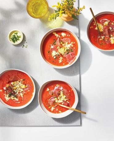 Salmorejo med prosciutto og hardkokt egg