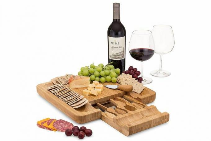 Amazon October Prime Day Dynamic Gear Charcuterie Board gavesett