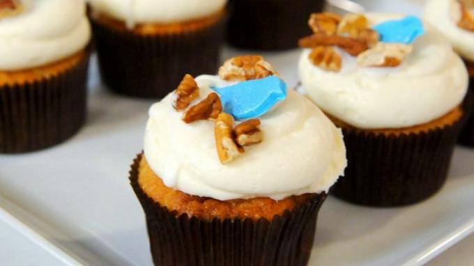 Hummingbird Cupcakes